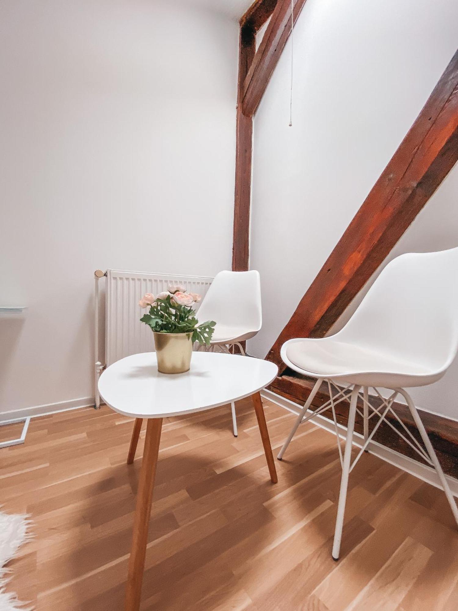 Blue Lotus Apartments 브라티슬라바 외부 사진