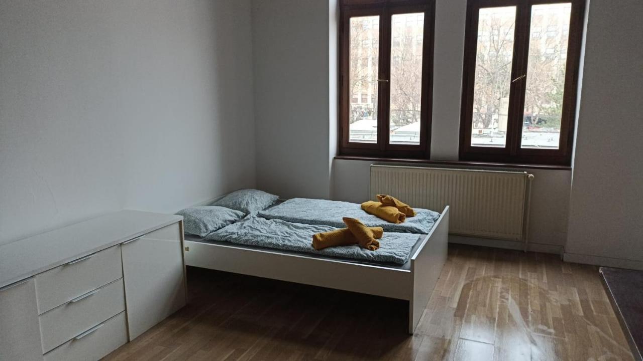 Blue Lotus Apartments 브라티슬라바 외부 사진