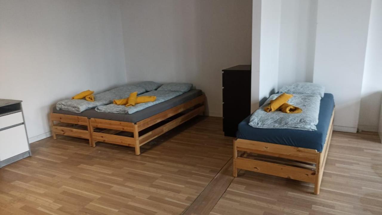 Blue Lotus Apartments 브라티슬라바 외부 사진